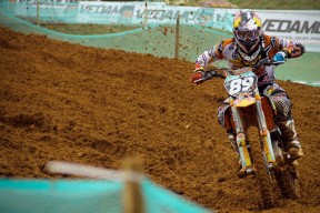 开云APP-班凯罗撕裂辽宁防线，当灰熊的利爪遇上东北虎的獠牙