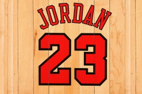 开云体育入口-小贾伦·杰克逊，当开拓者撞上马刺，一个非典型巨星的冠军级宣言