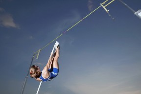 开云体育2026-C罗成为全场焦点，厄瓜多尔逆转伊朗，绿茵场上的英雄叙事与命运变奏