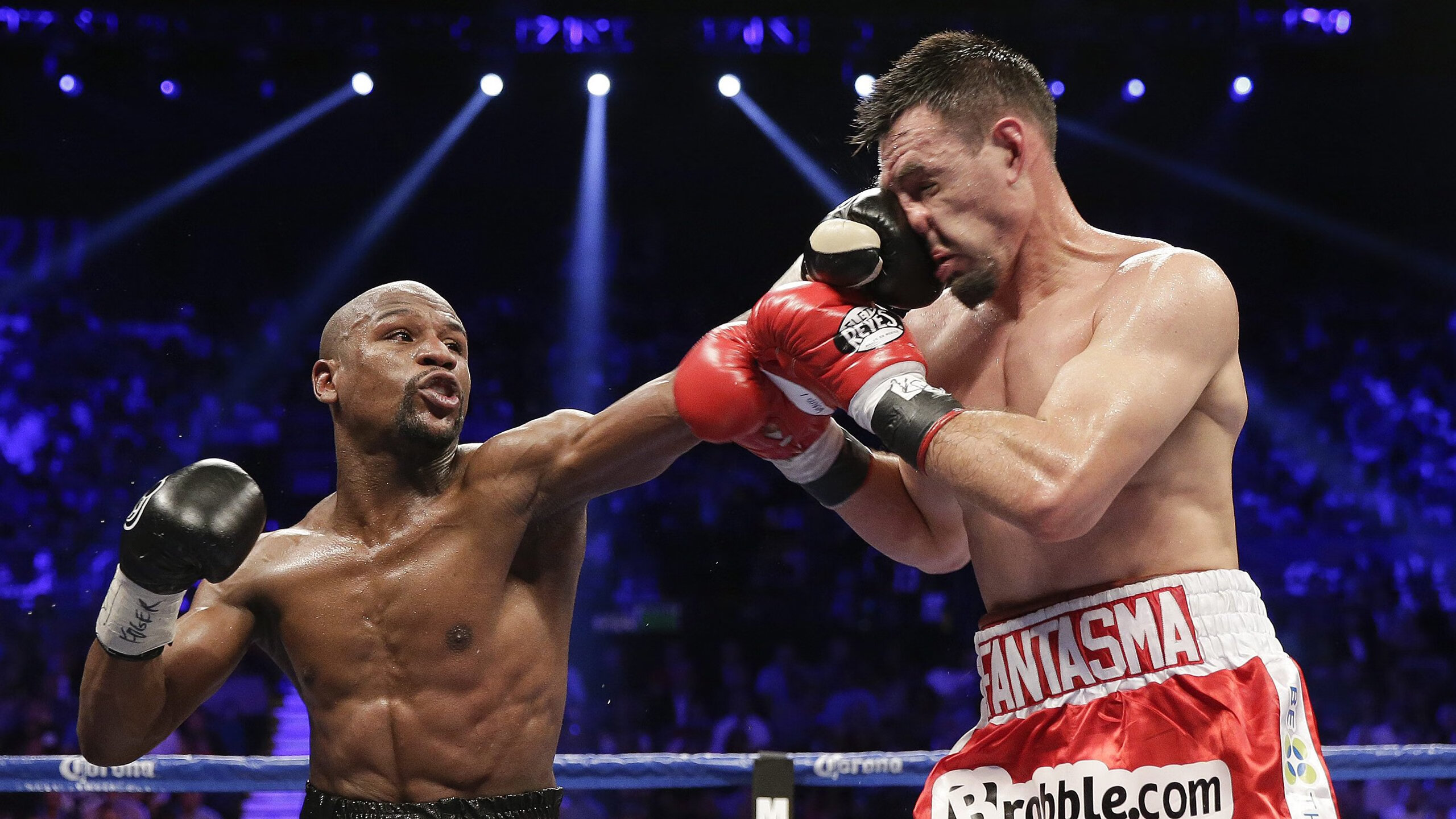 三笘薰闪耀万达大都会，当马竞的钢铁洪流遇上洪都拉斯的加勒比风暴